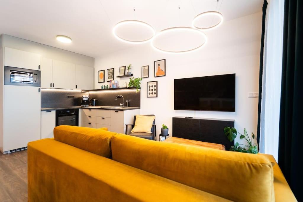Gold Garden Terrace Apartment Brno Exterior foto