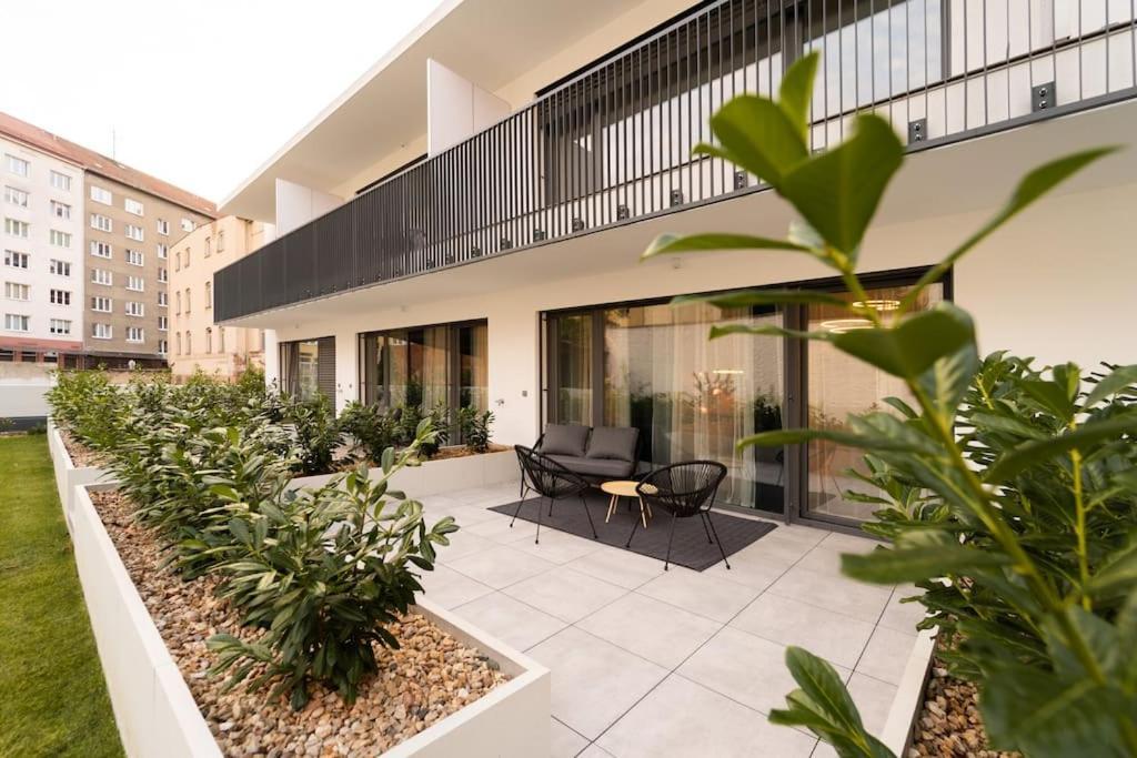 Gold Garden Terrace Apartment Brno Exterior foto
