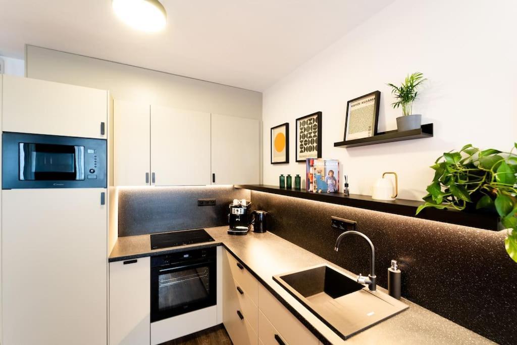 Gold Garden Terrace Apartment Brno Exterior foto