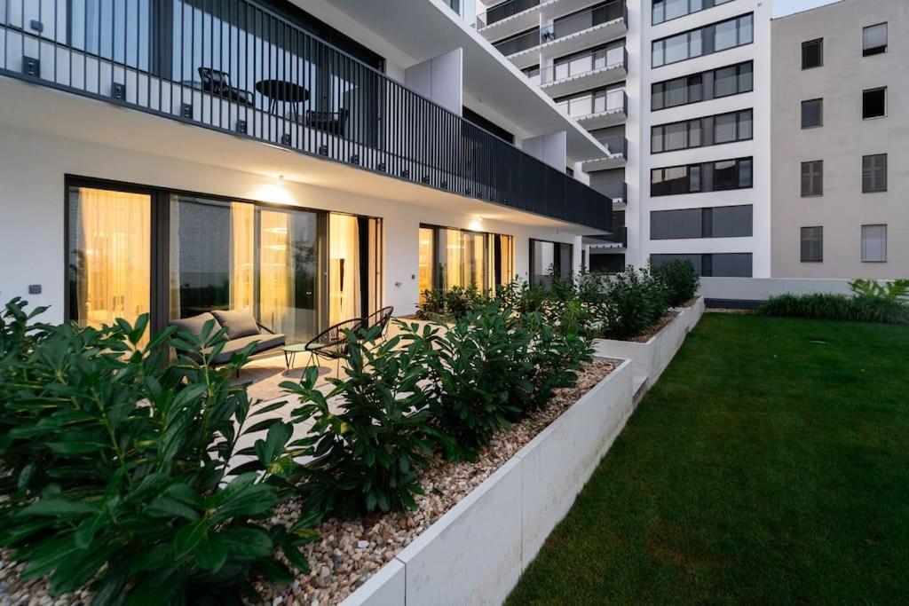 Gold Garden Terrace Apartment Brno Exterior foto